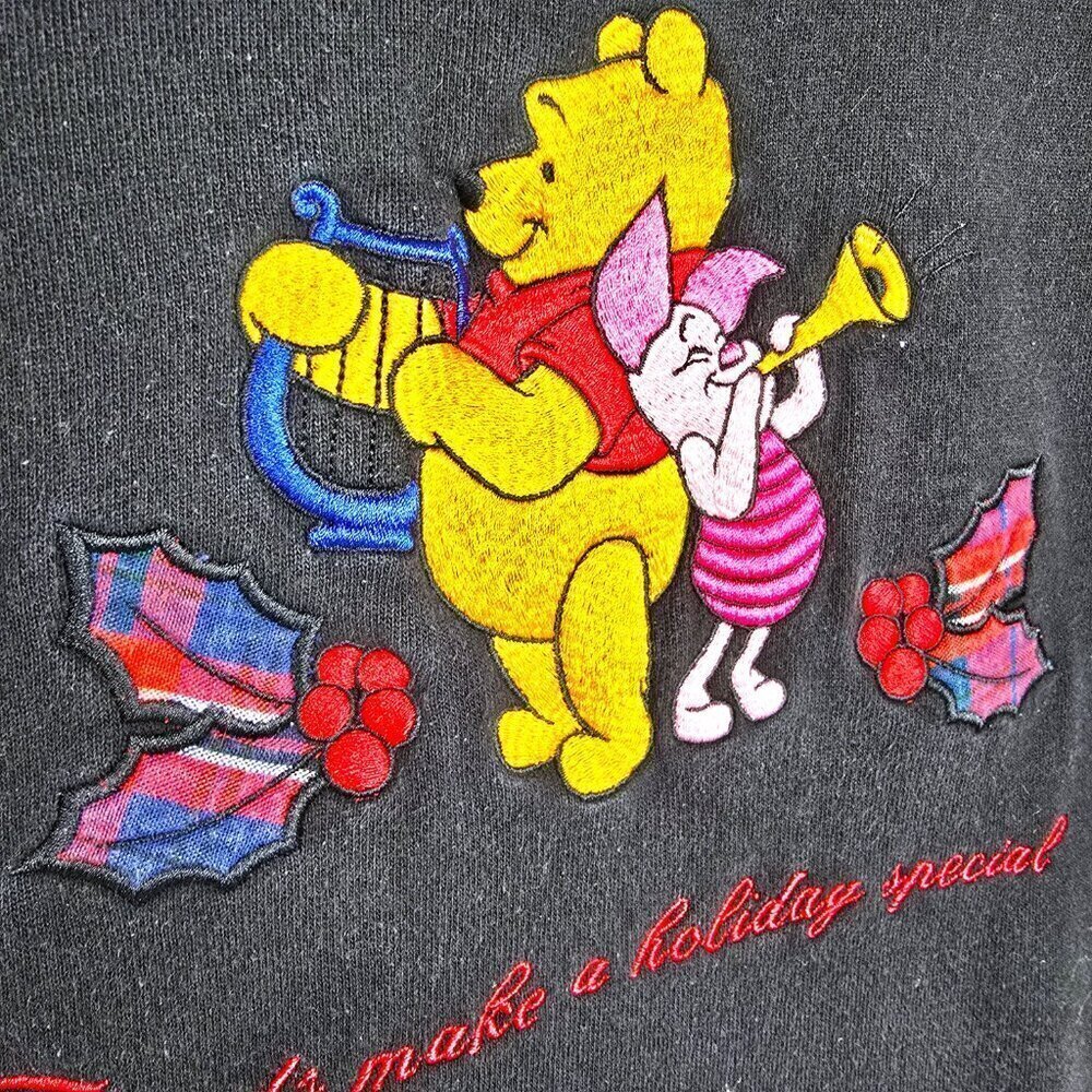 Vintage DISNEY Winnie The Pooh and Piglet Black Holiday Pullover Sweater